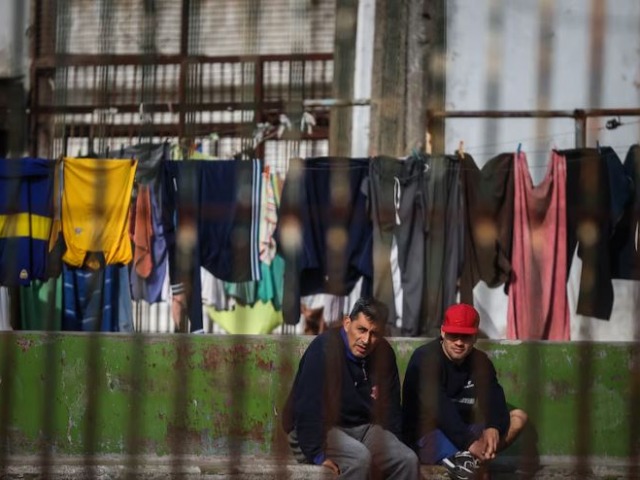 Piden que se prohban los celulares dentro de las crceles